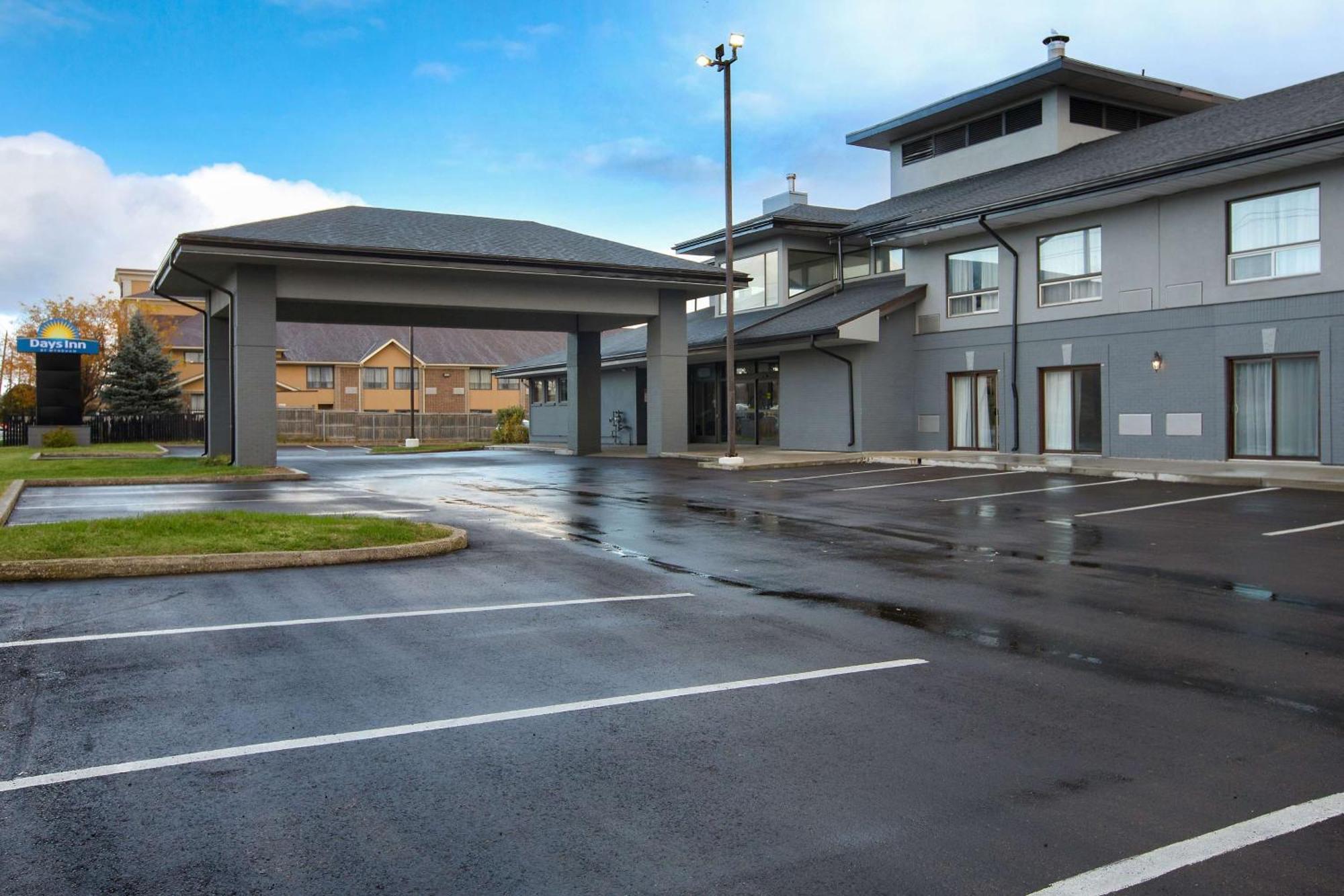 Days Inn By Wyndham Barrie Ngoại thất bức ảnh