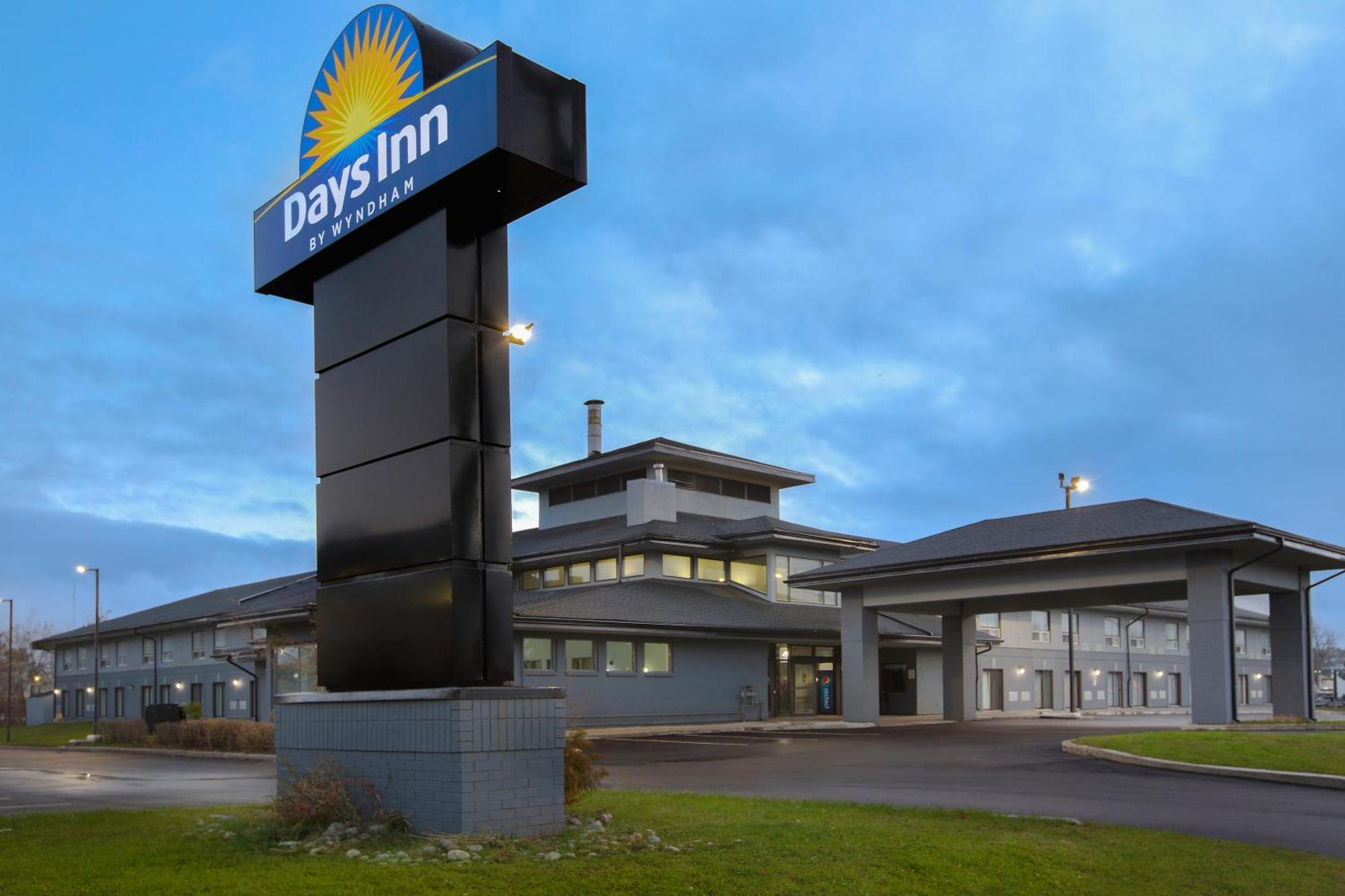 Days Inn By Wyndham Barrie Ngoại thất bức ảnh