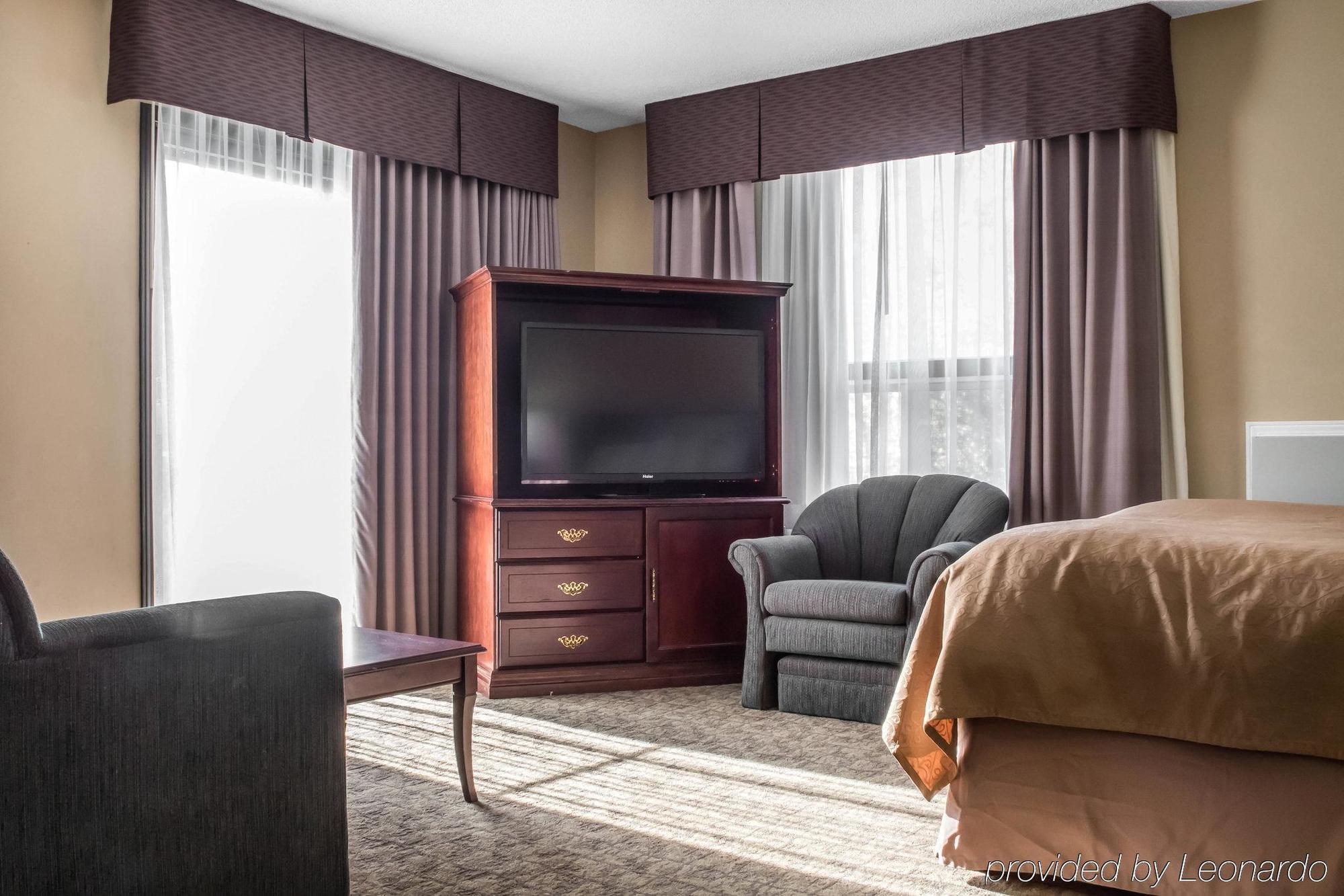 Days Inn By Wyndham Barrie Ngoại thất bức ảnh