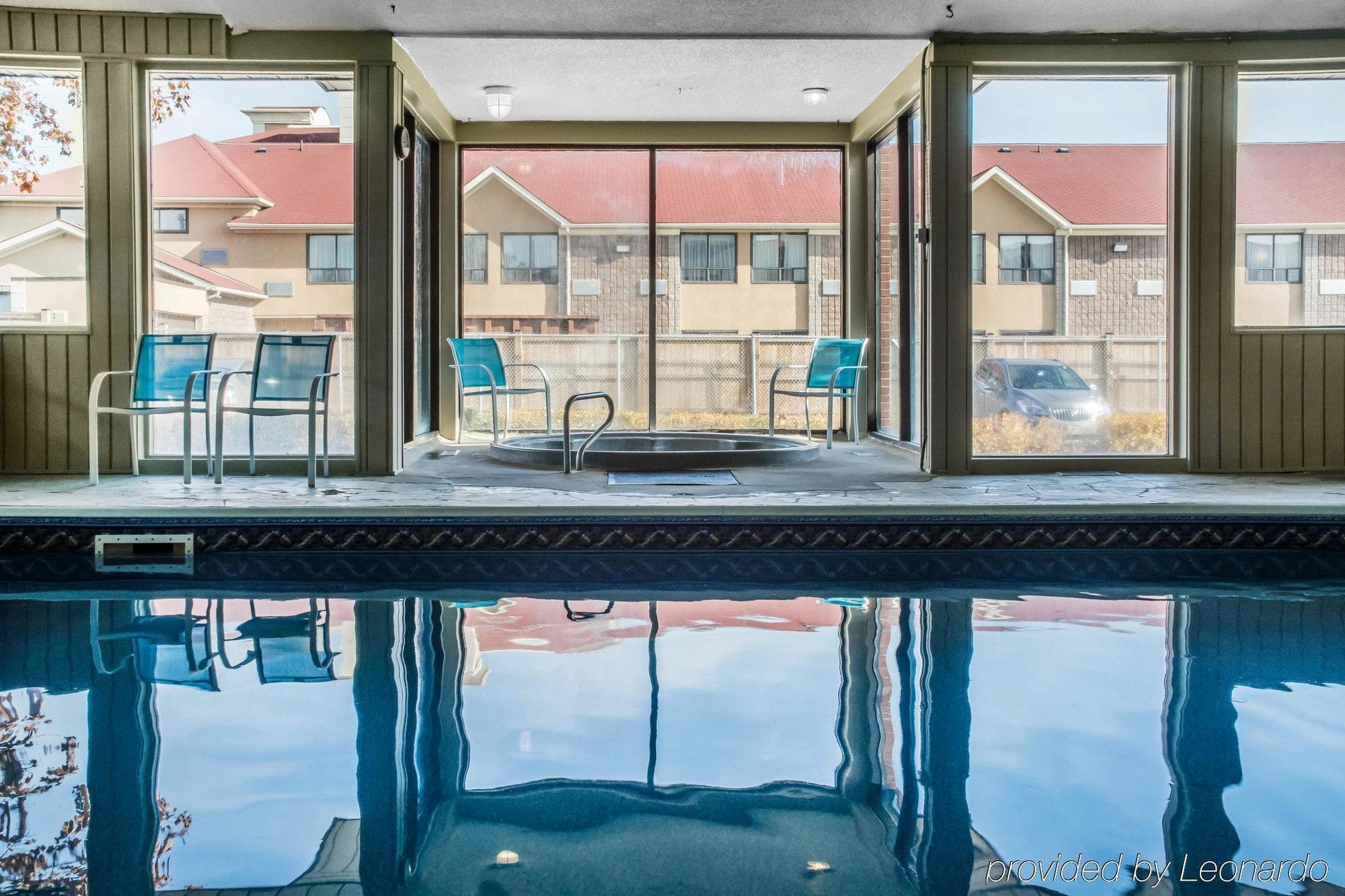Days Inn By Wyndham Barrie Ngoại thất bức ảnh